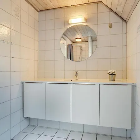 In With Indoor Swimming Pool Блаванн